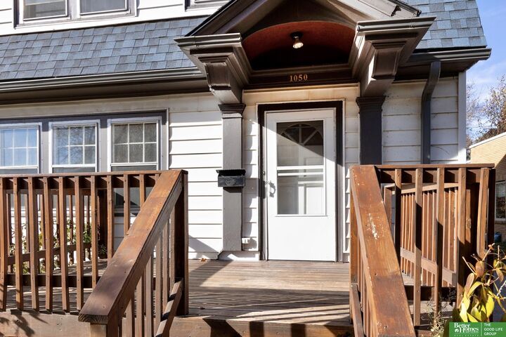 Property Photo: 1050 S 35th Avenue NE 68105