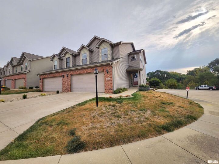 Property Photo: 7118 N Thomas Davis Drive 7118 IL 61615