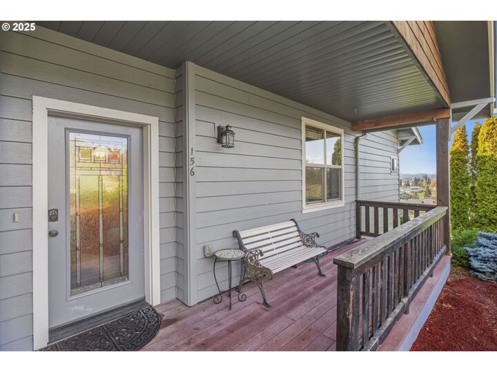 Property Photo: 156 Wetleau Dr OR 97452