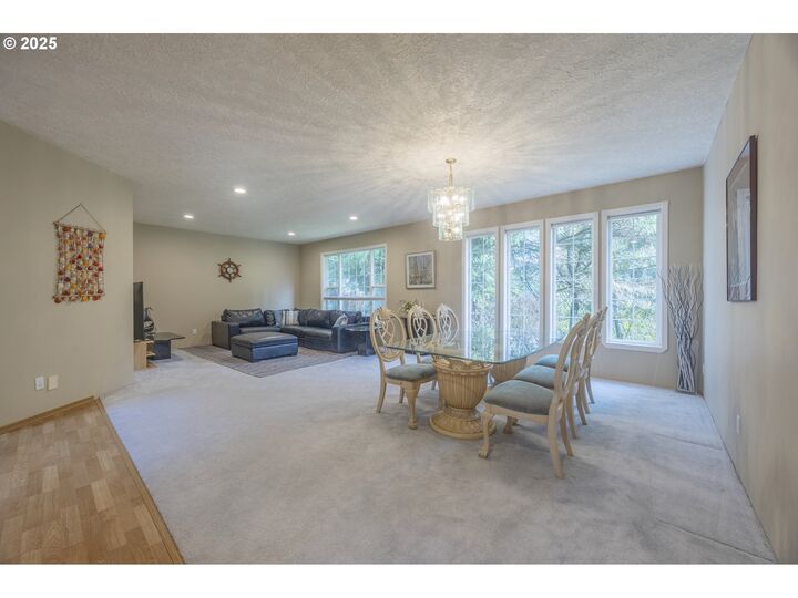 Property Photo: 3190 NE Union Ave OR 97367