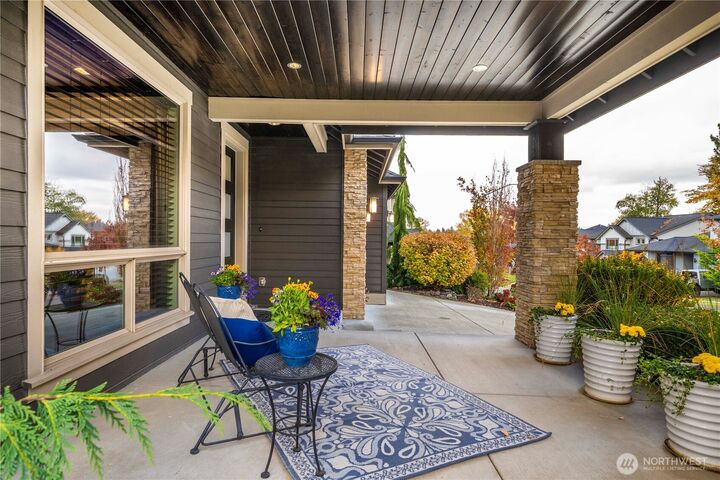 Property Photo:  2611  21st Avenue SW  WA 98371 