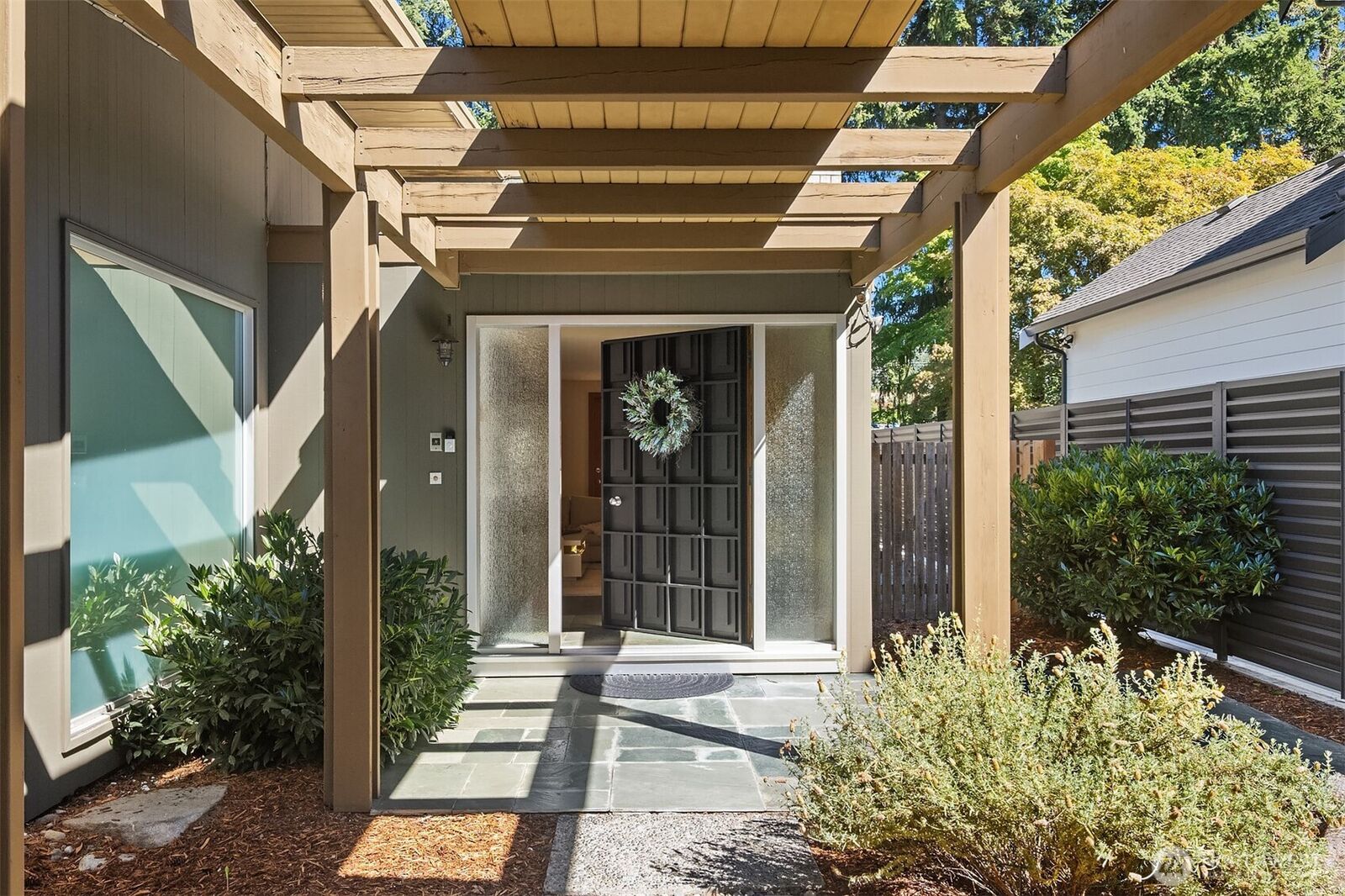 Property Photo:  150  131st Avenue NE  WA 98005 