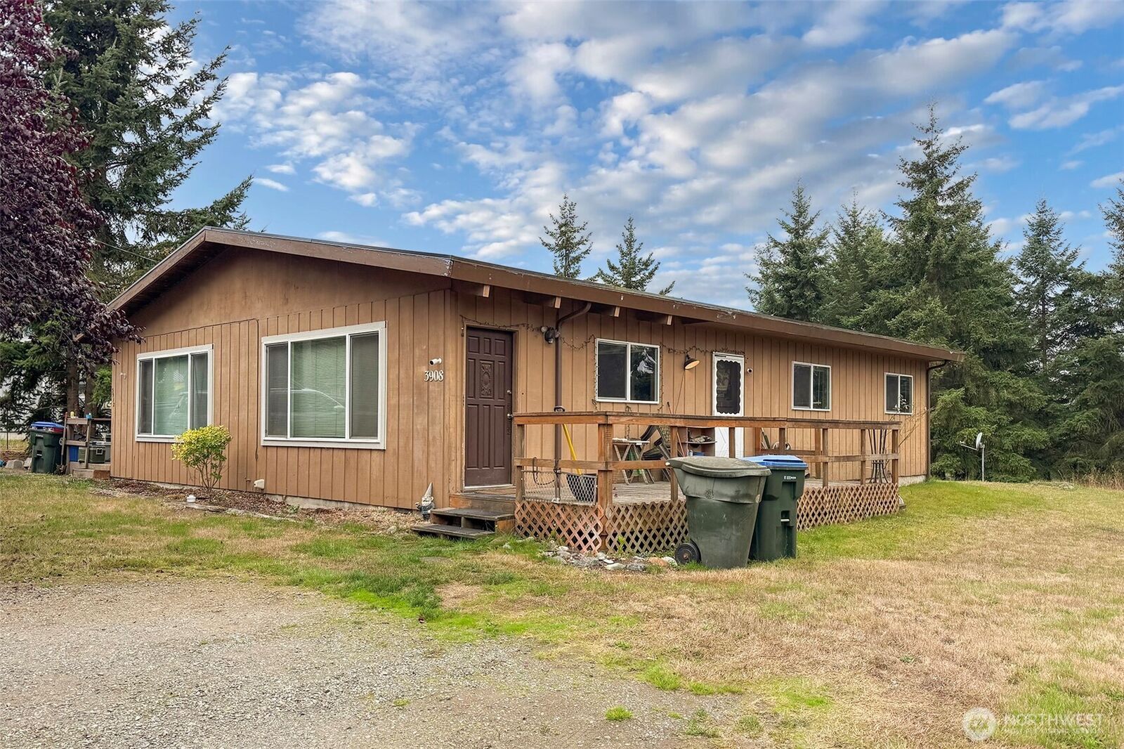 Property Photo: 3908 Fairmount Avenue 3912 WA 98363