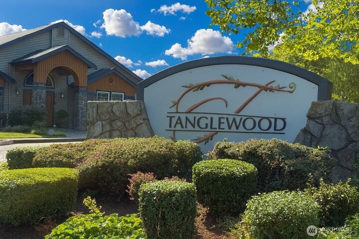 Property Photo: 25025 SE Klahanie Boulevard L104 WA 98029