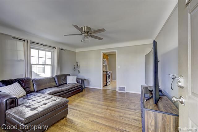 Property Photo:  1406 Ferris Avenue  MI 48067 