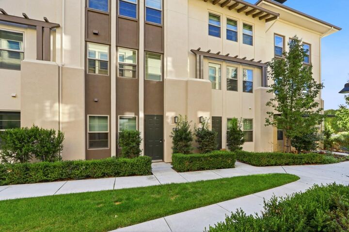 Property Photo: 975 Cassia Place CA 95131