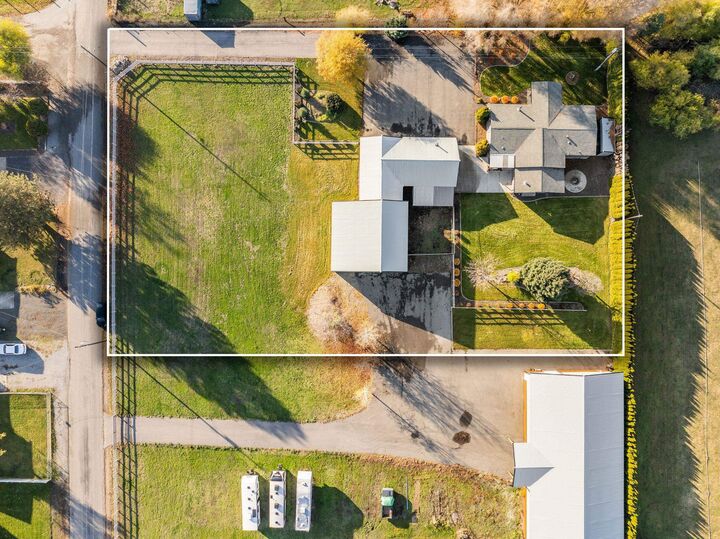 Property Photo: 22707 E Rowan Ave WA 99027