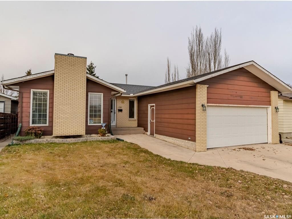 Property Photo:  139 Smith Road  SK S7M 4Z4 