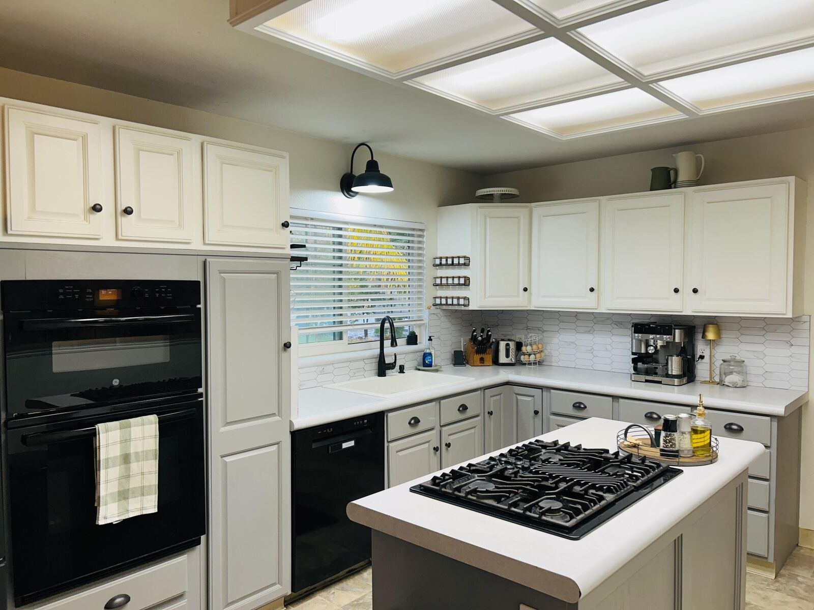 Property Photo: 3722 W Paradise Avenue CA 93277