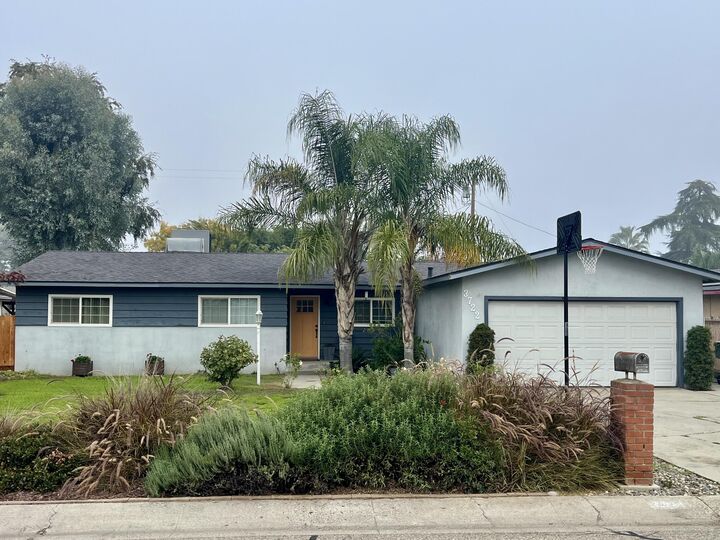 3722 W Paradise Avenue  Visalia CA 93277 photo