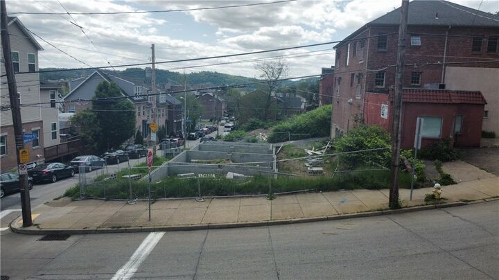 Property Photo: 8 Alpine Ave PA 15212