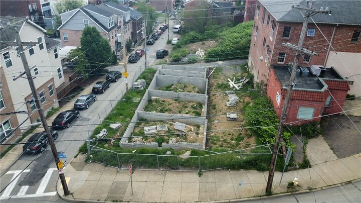 Property Photo: 4 Alpine Ave PA 15212