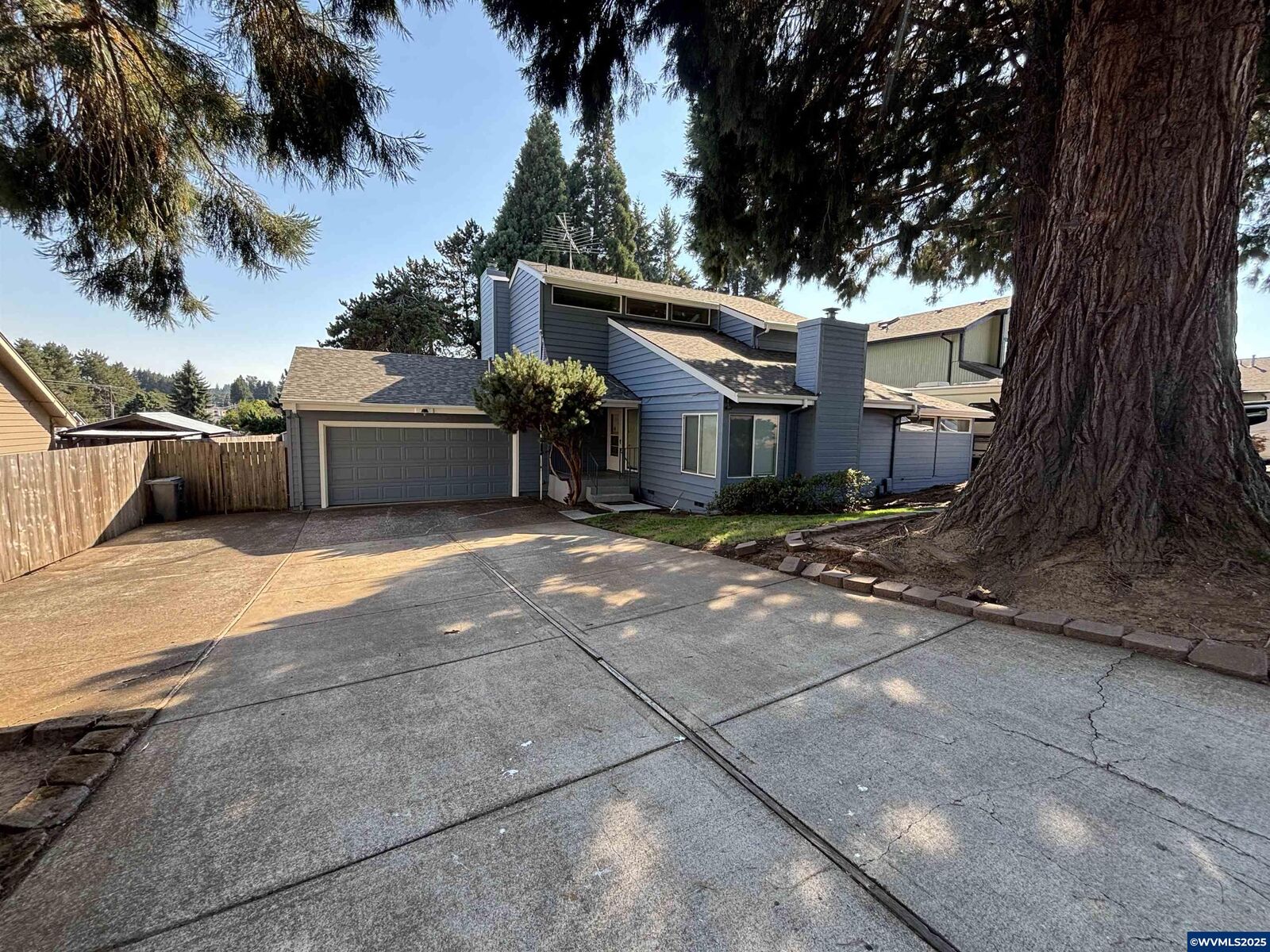 Property Photo:  890 Alvina St SE  OR 97306 