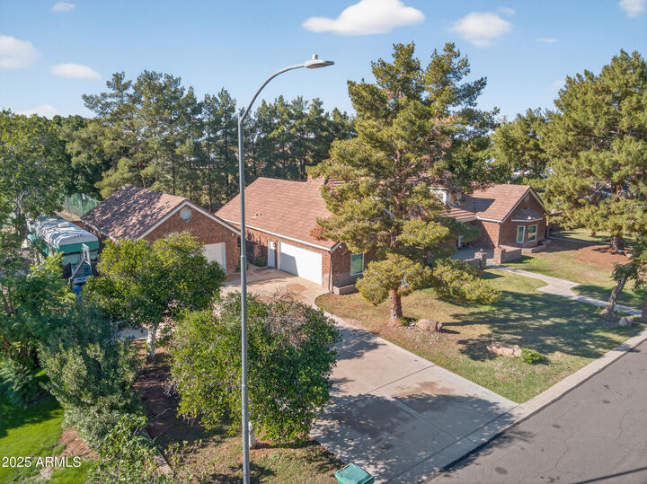 Property Photo:  2306 N Hall Circle  AZ 85203 