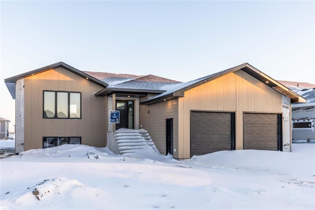 Property Photo: 37 Parkside Crescent MB R5G 2X3