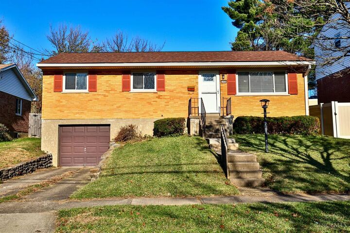 1308 Meadowbright Lane  Cincinnati OH 45230 photo
