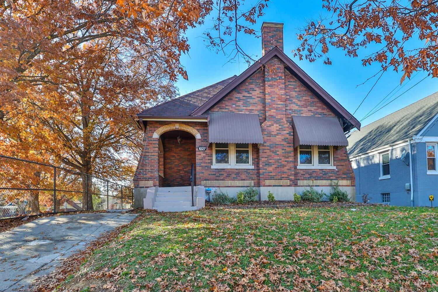 Property Photo:  1027 Woodlawn Avenue  OH 45205 