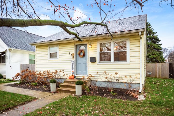 Property Photo: 860 Palmer Road OH 43212