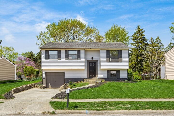 Property Photo: 5930 Parkglen Road OH 43119