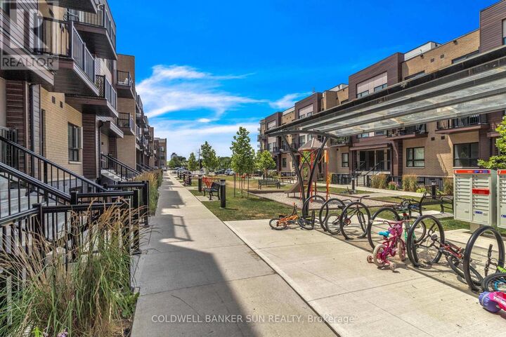 Property Photo: 20 Palace Street E12 ON N2E 3R9