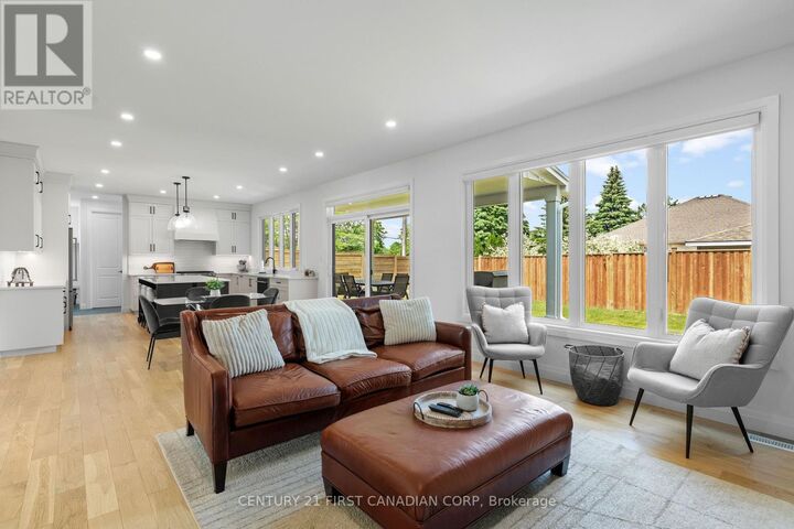 Property Photo:  162 Princeton Terrace  ON N6K 0L5 