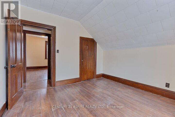 Photo de la propriété: 75 Bonnechere St Street East ON K0J 1T0