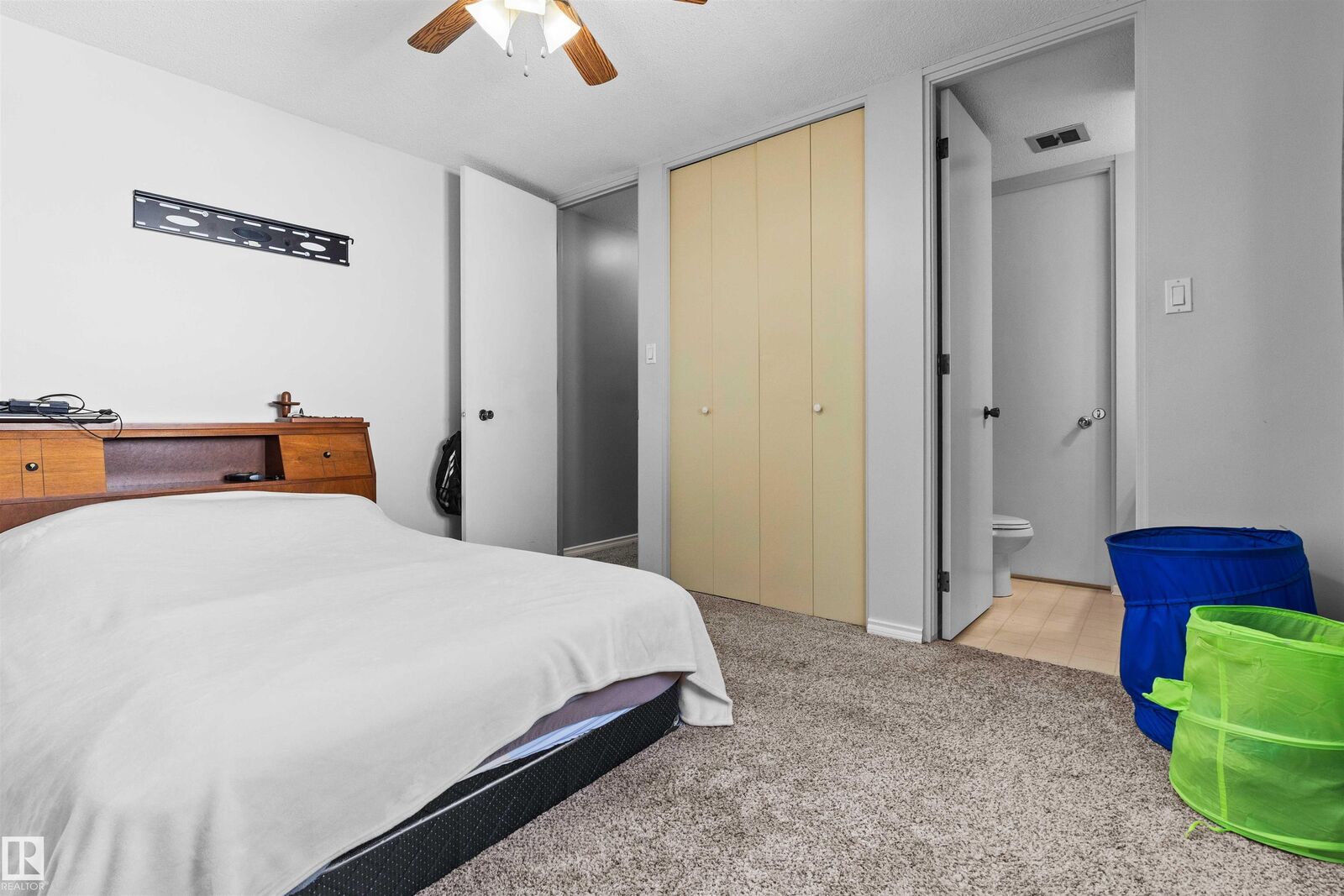 Property Photo:  9414 96 Street  AB T8L 1S6 