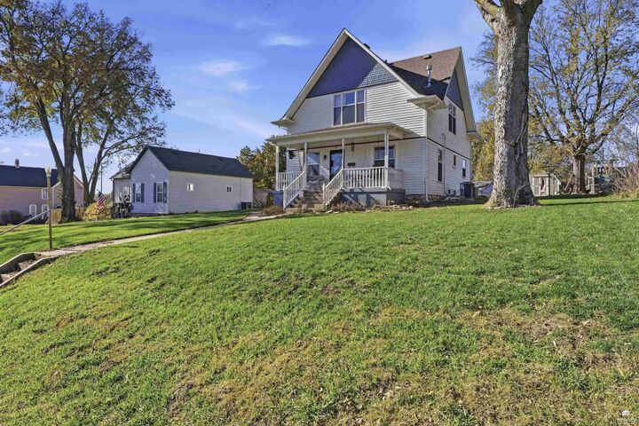 Property Photo: 411 Vine Street KS 66547