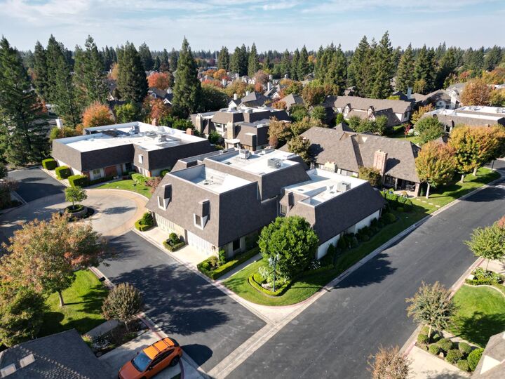 2964 W Canterbury Court  Fresno CA 93711 photo