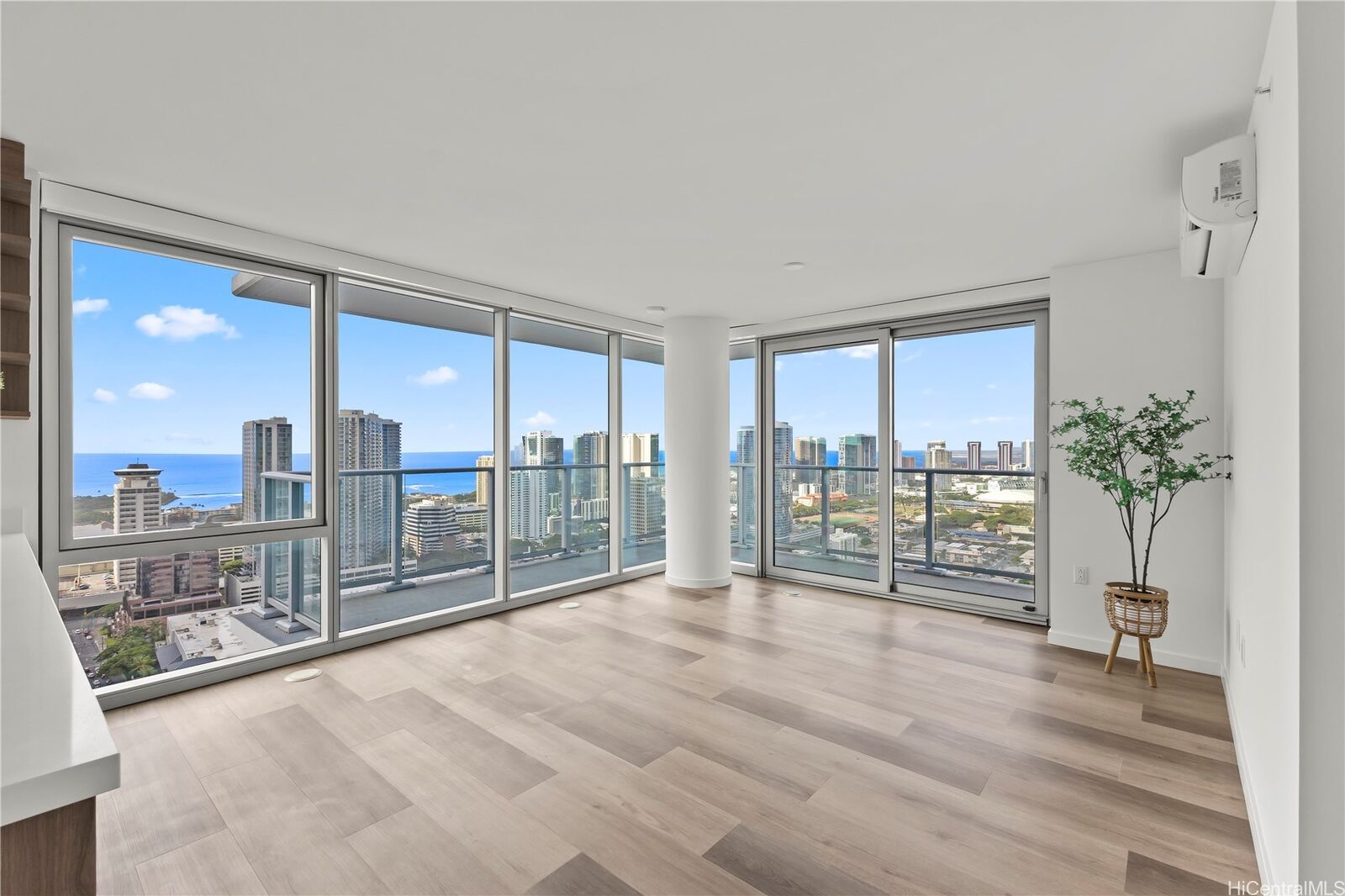 Property Photo: 1515 Liona Street 3700 HI 96814