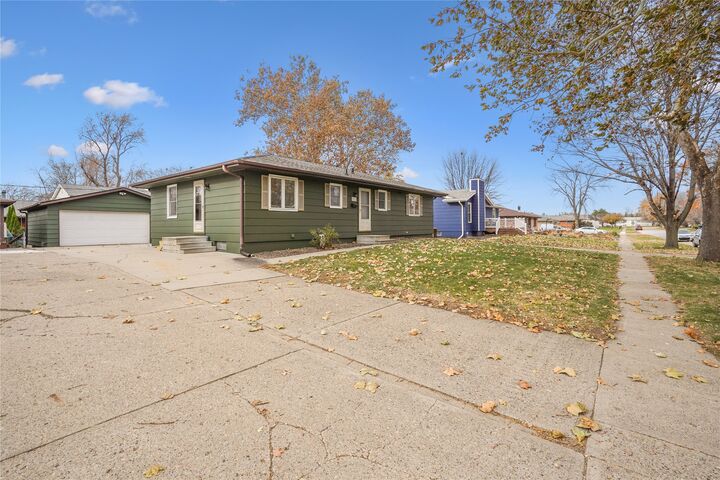 Property Photo:  302 NW Arlan Drive  IA 50023 