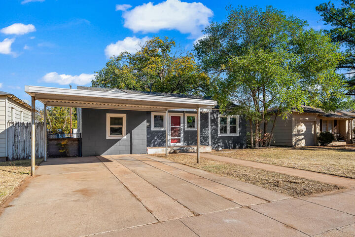 Property Photo: 2712 37th Street TX 79413