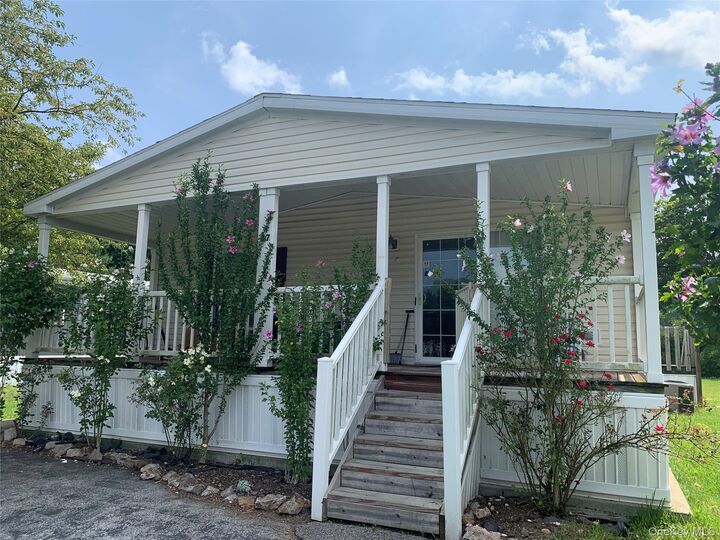 37 East Avenue  Washingtonville NY 10992 photo