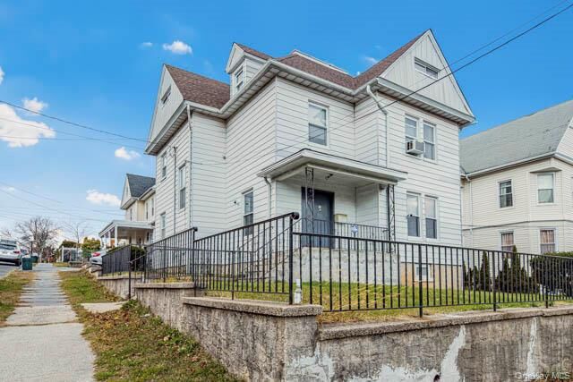 Property Photo:  69 Waring Place  NY 10703 