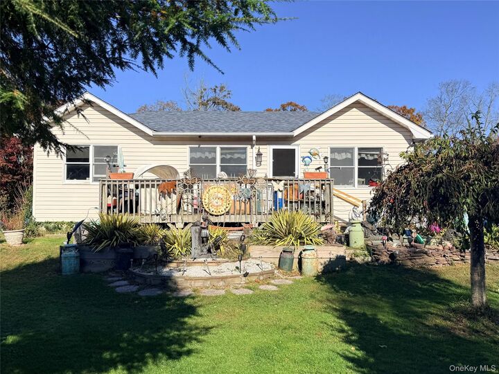 Property Photo:  1 Elm Road E  NY 11951 