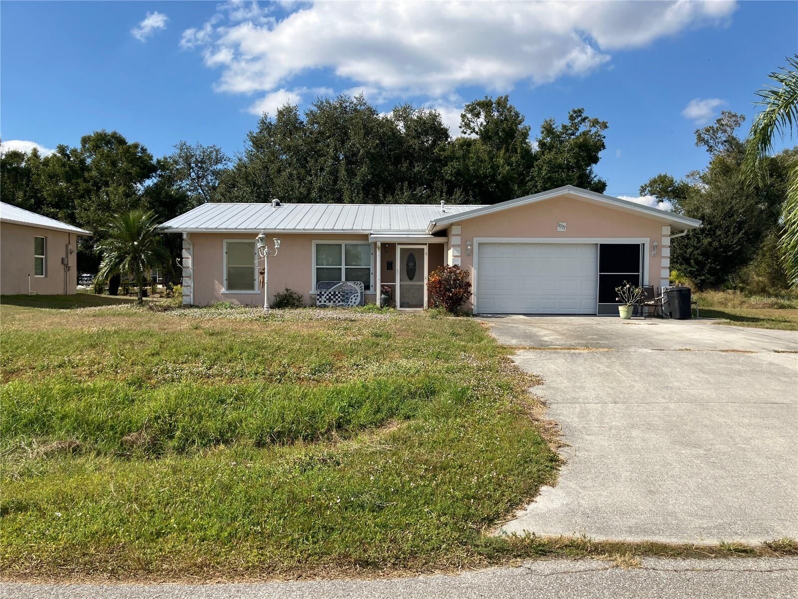 Property Photo: 11337 SW Pine Avenue FL 34269