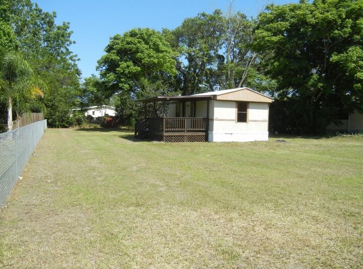 Property Photo: 34206 Lee Avenue FL 34788