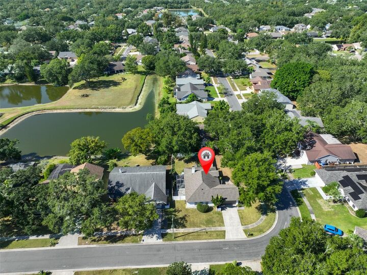 Property Photo:  10331 Ashley Oaks Drive  FL 33578 