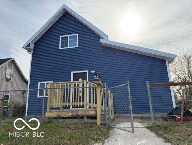 Property Photo: 614 E 7th Street IN 47274