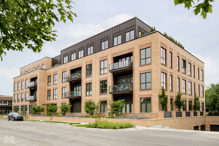 877 N East Street 104  Indianapolis IN 46202 photo