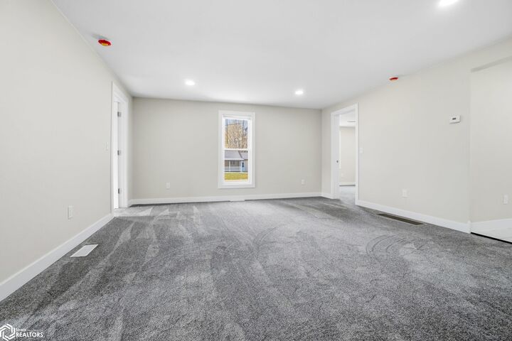 Property Photo:  809 Houston Avenue  IA 52627 