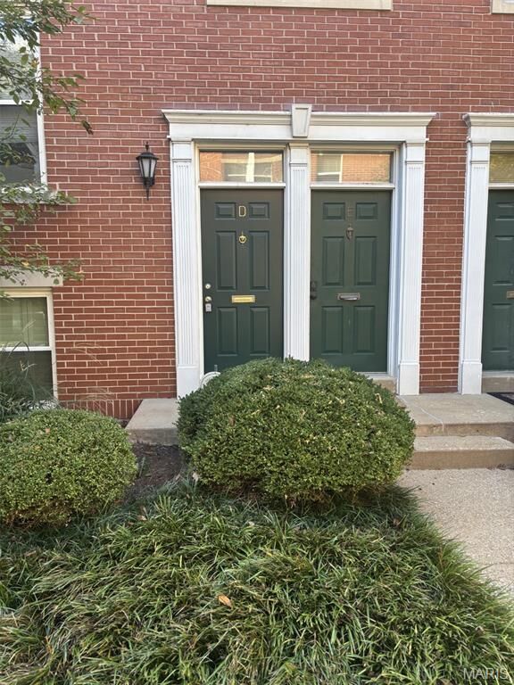 Property Photo: 4375 Laclede Avenue D MO 63108