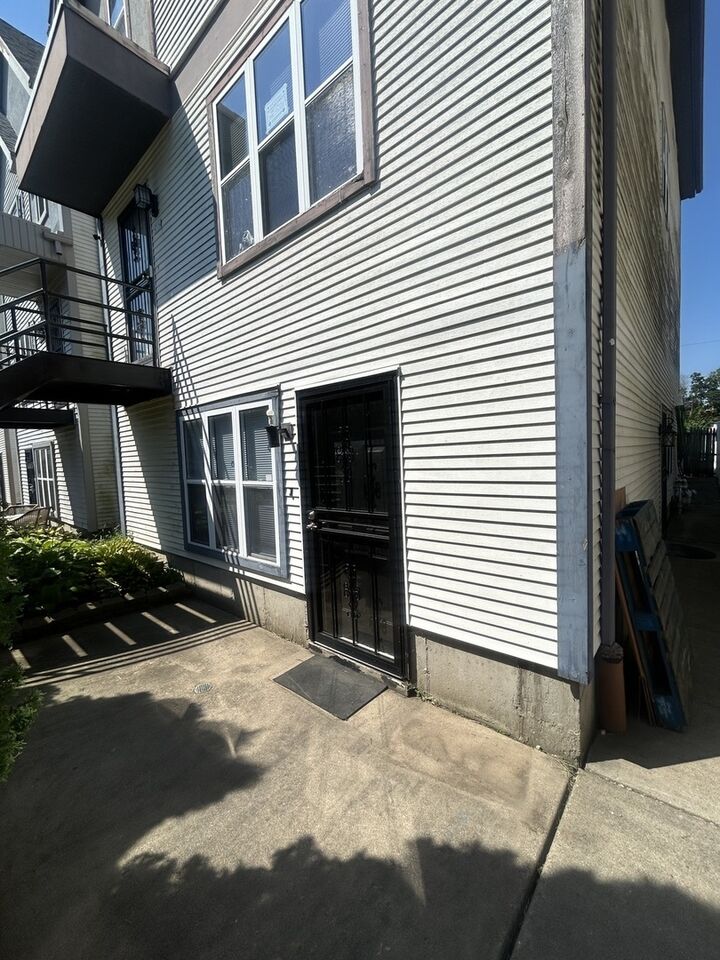 Property Photo: 6538 S Kenwood Avenue 1 IL 60637