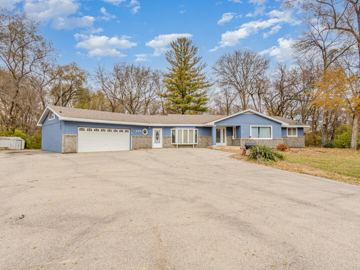 Property Photo: 270 E Southmor Road IL 60450
