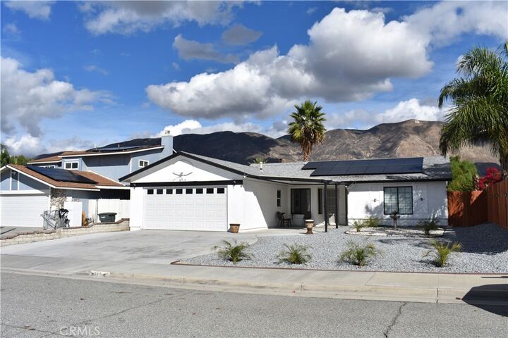 Property Photo:  813 Yorkshire Lane  CA 92583 