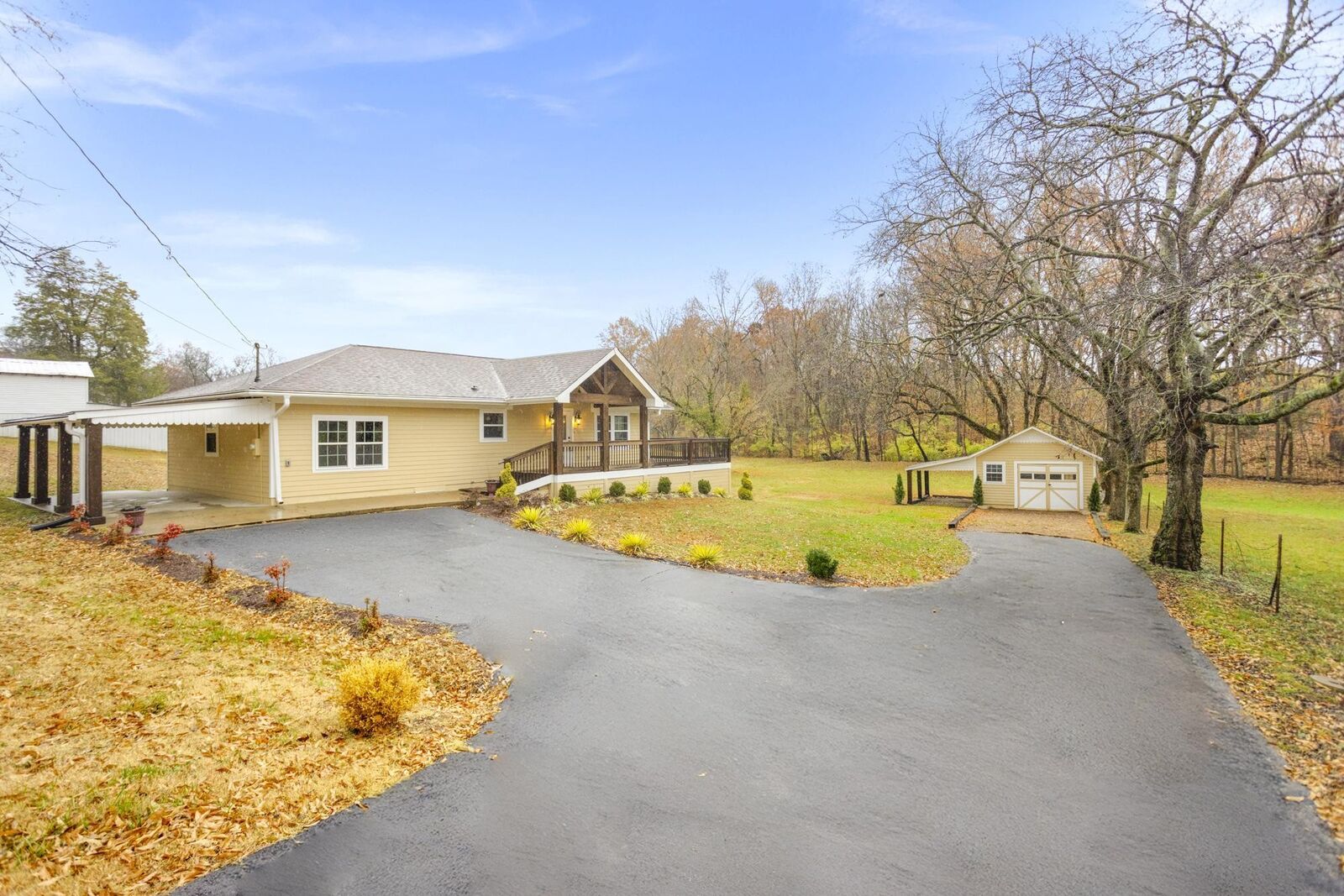 Property Photo: 1429 109S Hwy TN 37066