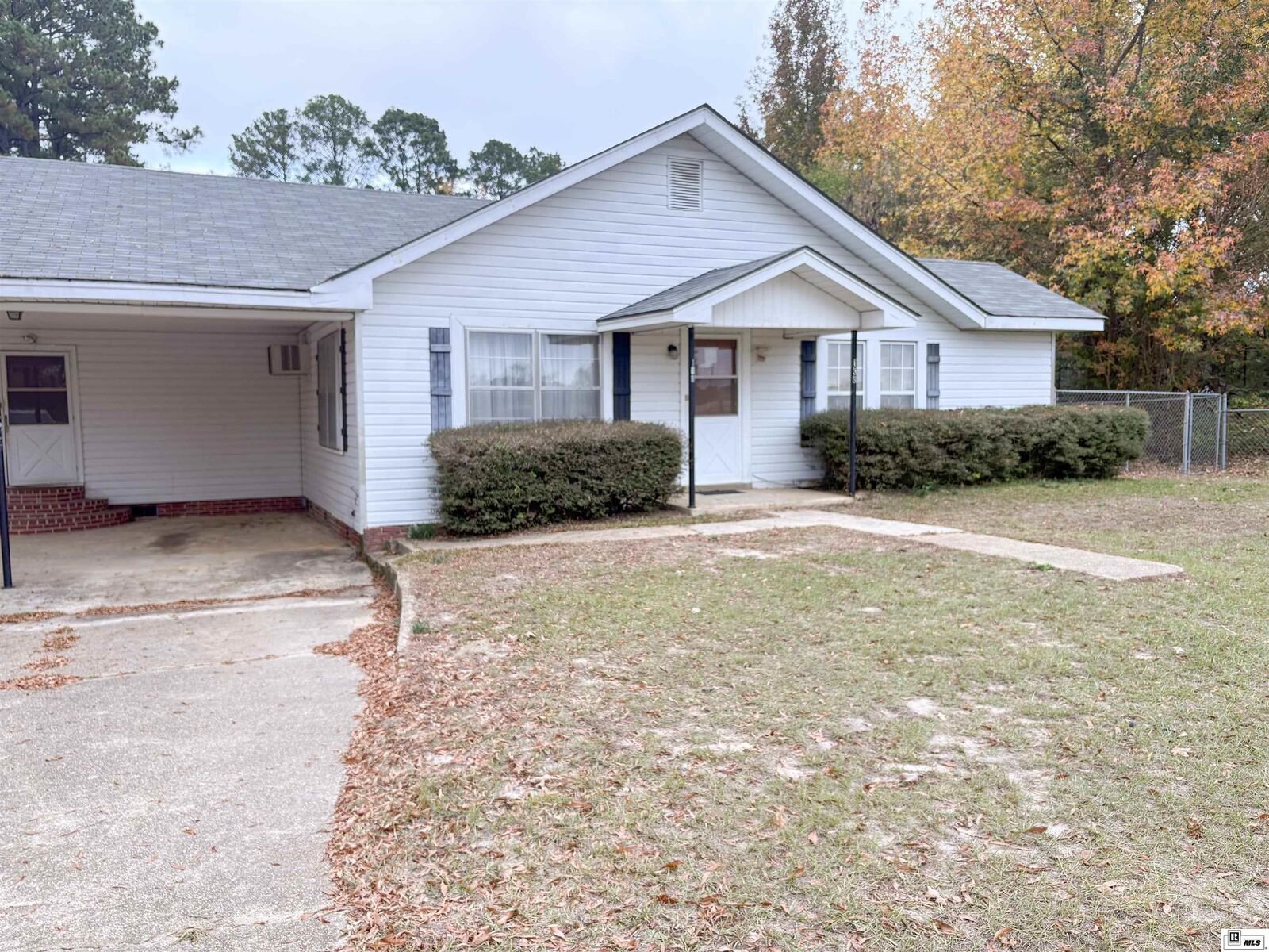 Property Photo: 108 Highway 2 LA 71222