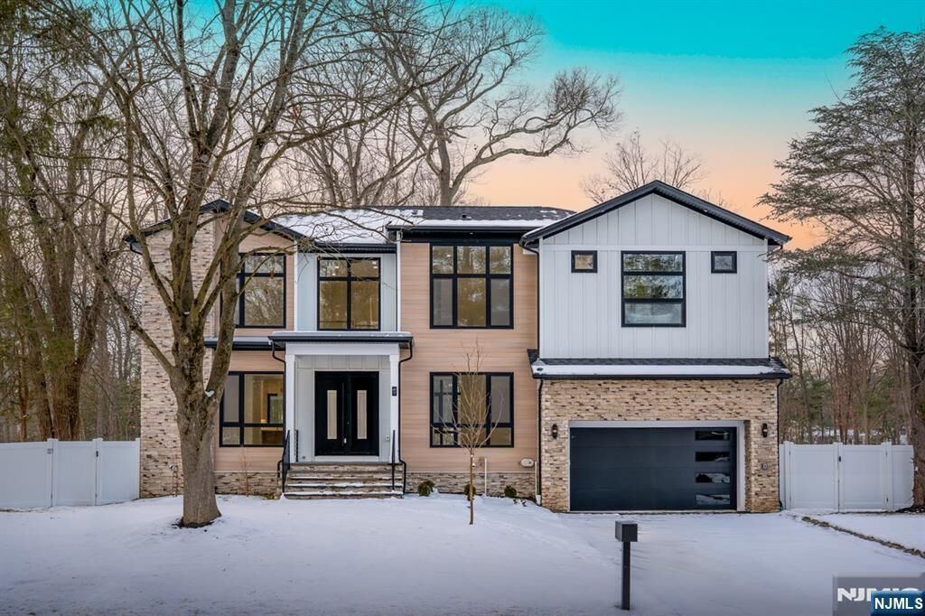 Property Photo:  47 Falcon Road  NJ 07039 