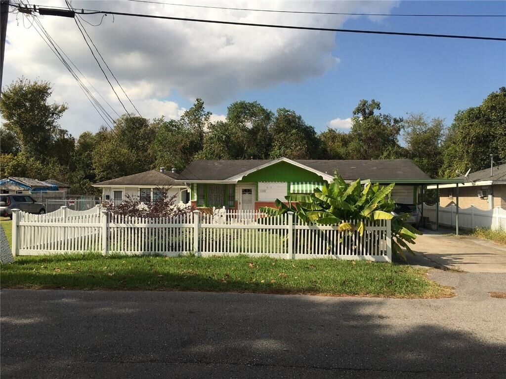 Property Photo:  1330 West Drive  LA 70094 