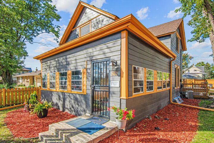 Property Photo:  861 Saint Anthony Avenue  MN 55104 